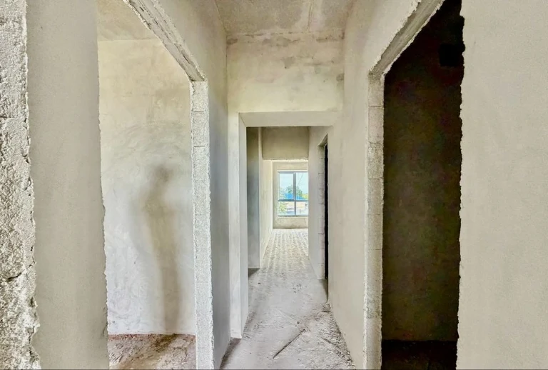 2-кімнатна квартира 64 м² у готовому будинку біля Коновальця