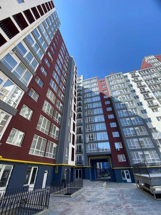 Продається 1-кімнатна квартира в центрі за вигідною ціною.