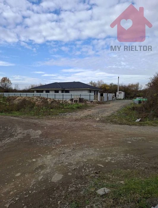 Продаж кутової земельної ділянки в м. Ужгород, район вул. Яр