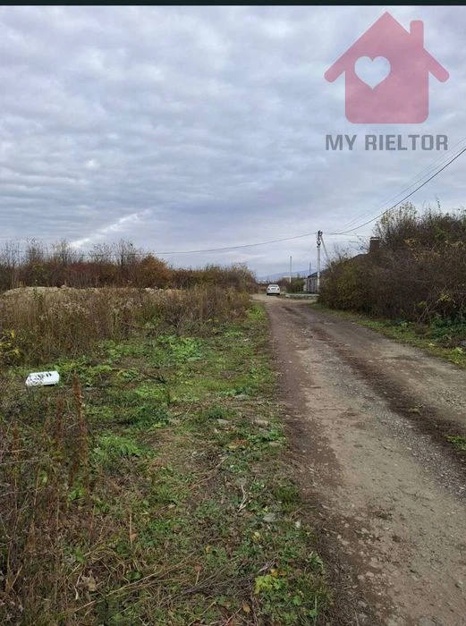Продаж кутової земельної ділянки в м. Ужгород, район вул. Яр