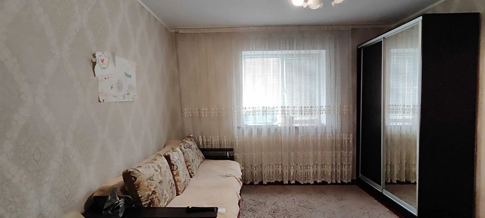 Продається новий двоповерховий цегляний будинок.4 кімнати.Га