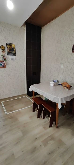 Продається новий двоповерховий цегляний будинок.4 кімнати.Га