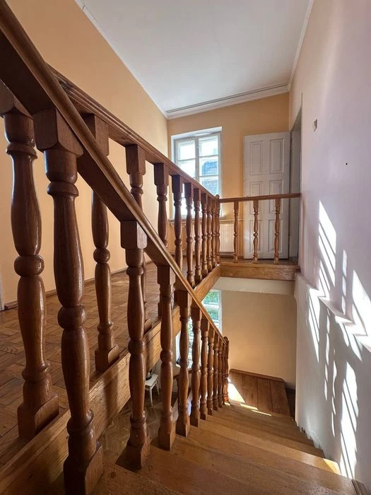 Продам будинок у місті, район Гідропарку