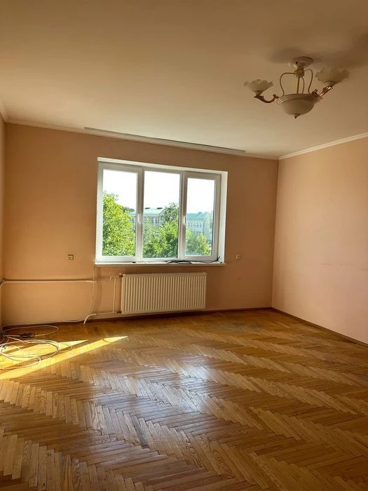 Продам будинок у місті, район Гідропарку
