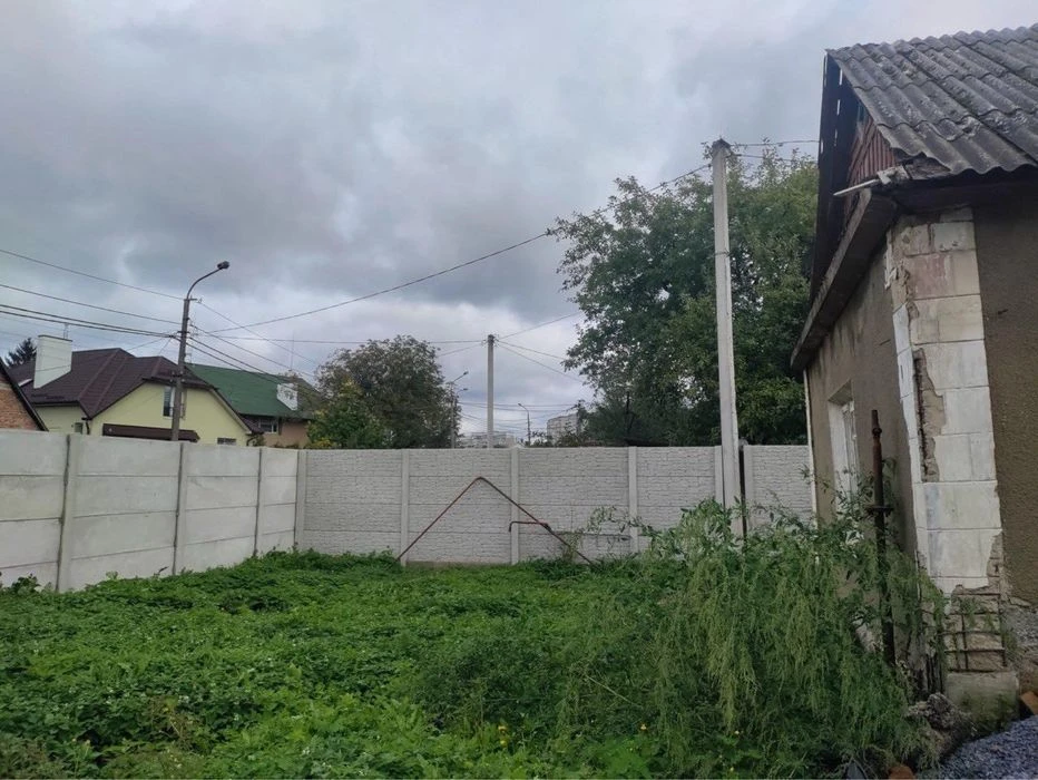 Продам ділянку 6 сот з потенціалом побудови мало-квартирного