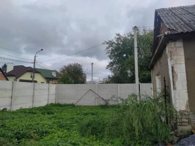 Продам ділянку 6 сот з потенціалом побудови мало-квартирного