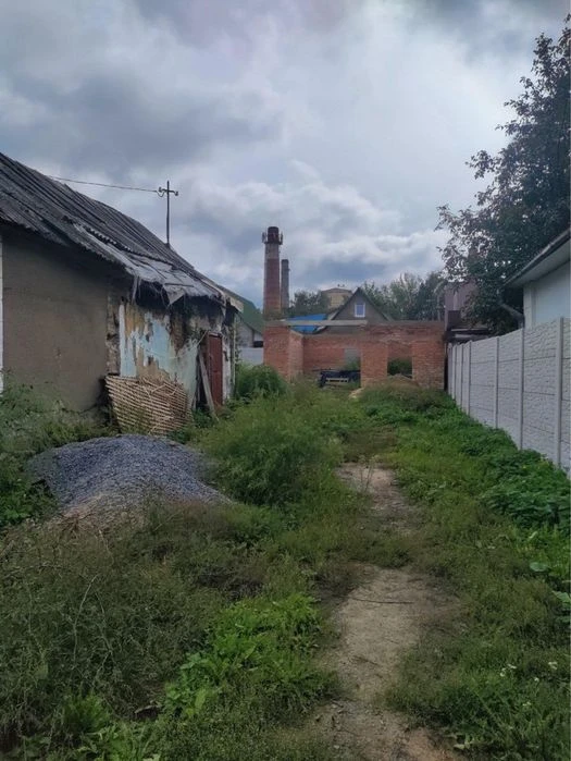Продам ділянку 6 сот з потенціалом побудови мало-квартирного