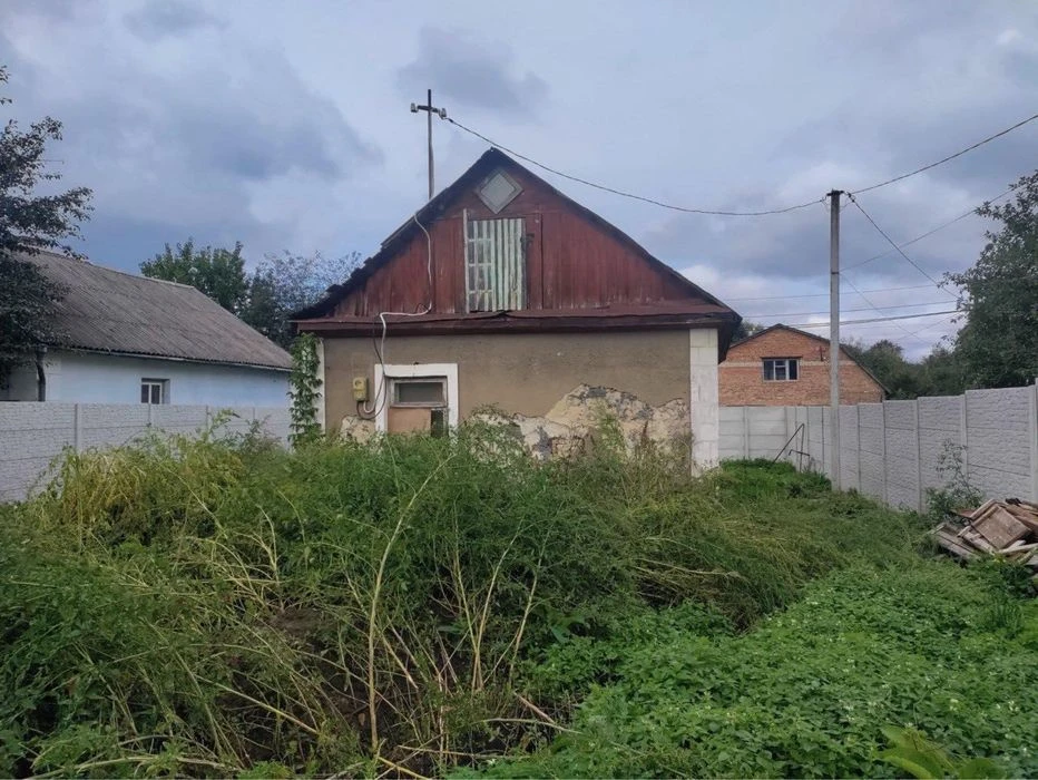 Продам ділянку 6 сот з потенціалом побудови мало-квартирного