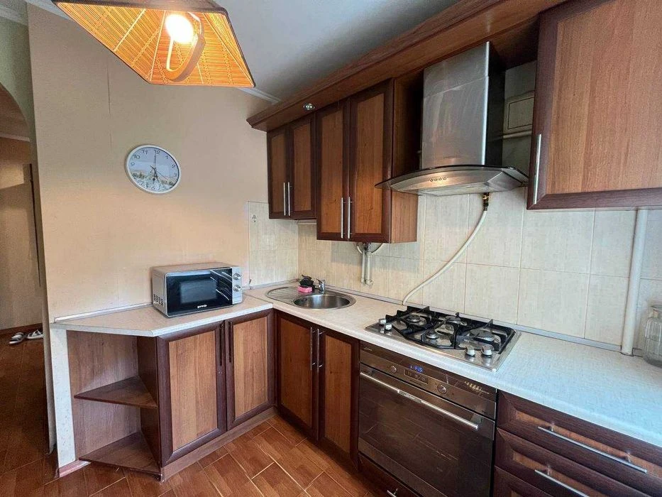 Продам стильну сучасну 1 к/к, р-н "Світанок"