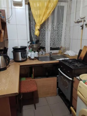 продам 2 кімн квартиру 1 поверх,цегляний будинок,Сухий Фонта