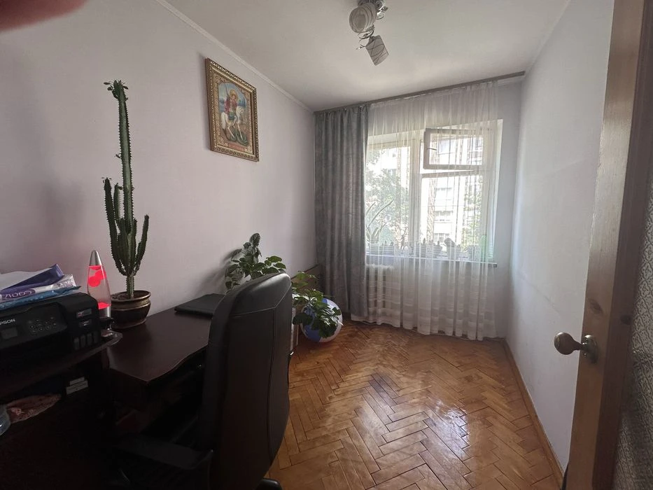 Продаж 3к квартири проспект Степана Бандери Тернопіль