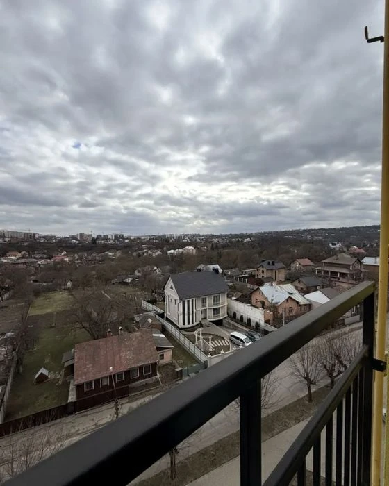Продається 2-кімнатна квартира