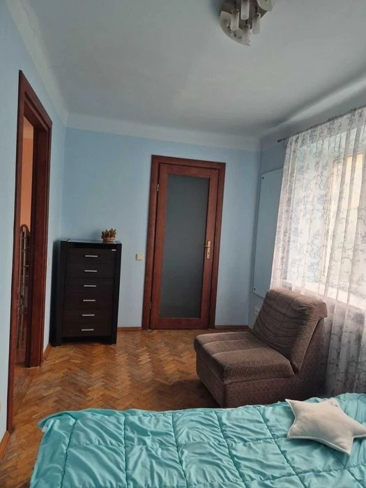 Оренда 2кім квартири на Печерську м. Звіринецька