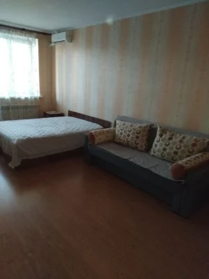 Здається в оренду велика 1к квартира Бориспільська 6
