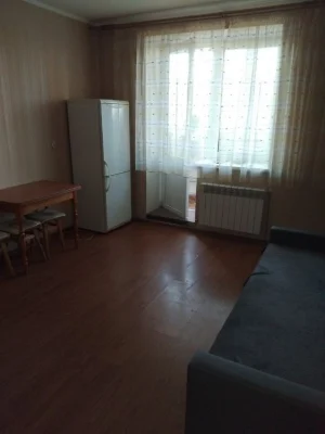 Здається в оренду велика 1к квартира Бориспільська 6