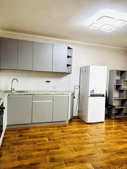 Здається в оренду 1-кімнатна квартира, пр. Глушкова, 9-Є