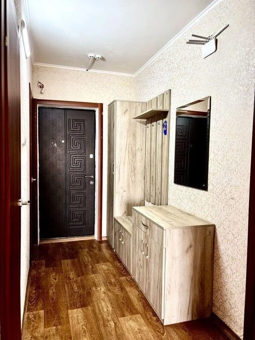 Здається в оренду 1-кімнатна квартира, пр. Глушкова, 9-Є