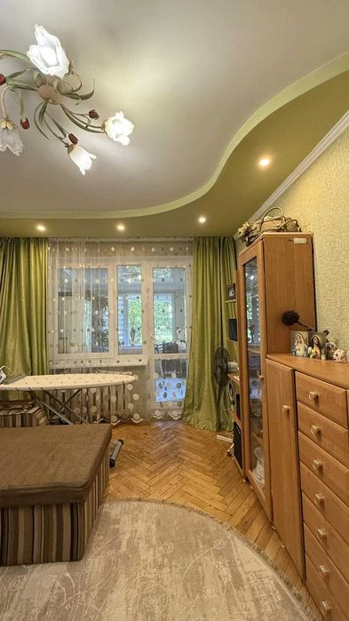 Продаж 3-кімнатної квартири | вул. Наукова, 24