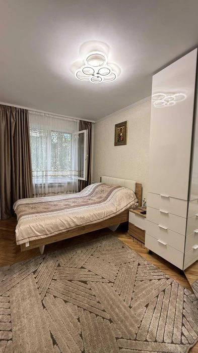 Продаж 3-кімнатної квартири | вул. Наукова, 24