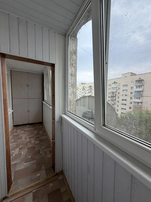 Оренда 2 кімн 55м2, Дарницький вокзал, вул Ялтинська