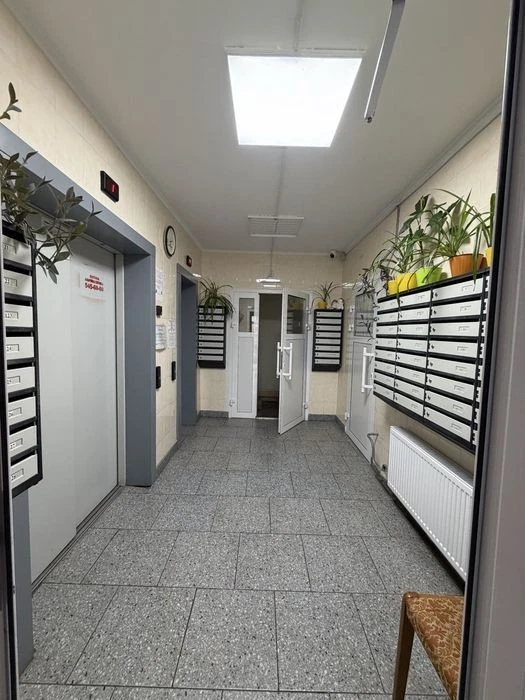 Оренда 2 кімн 55м2, Дарницький вокзал, вул Ялтинська