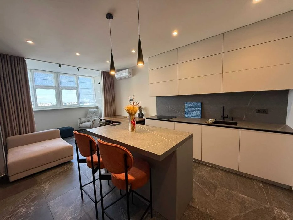 Продаж квартири 68м2 з ремонтом, меблями. Святошинський райо