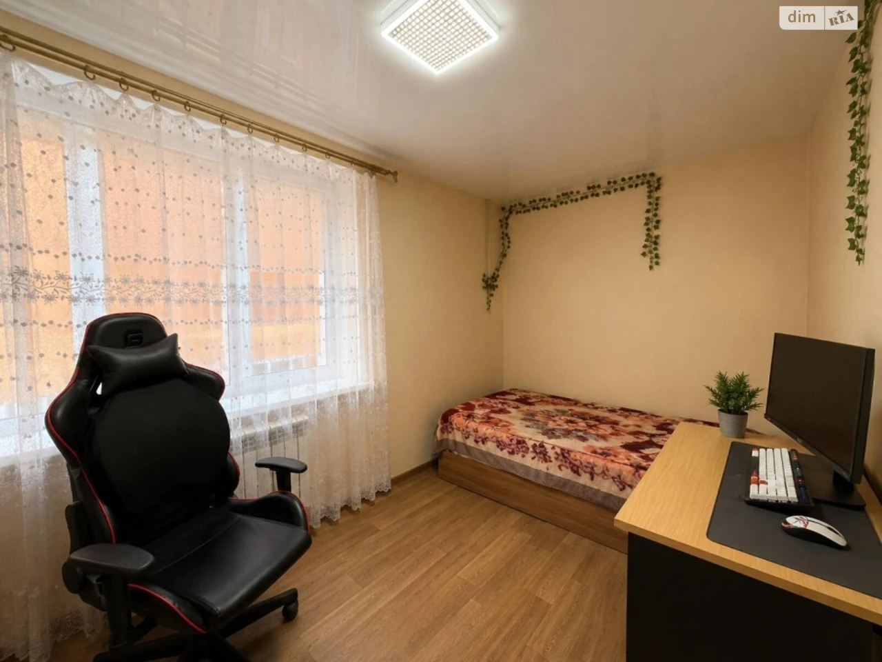Продаж Квартира Титова