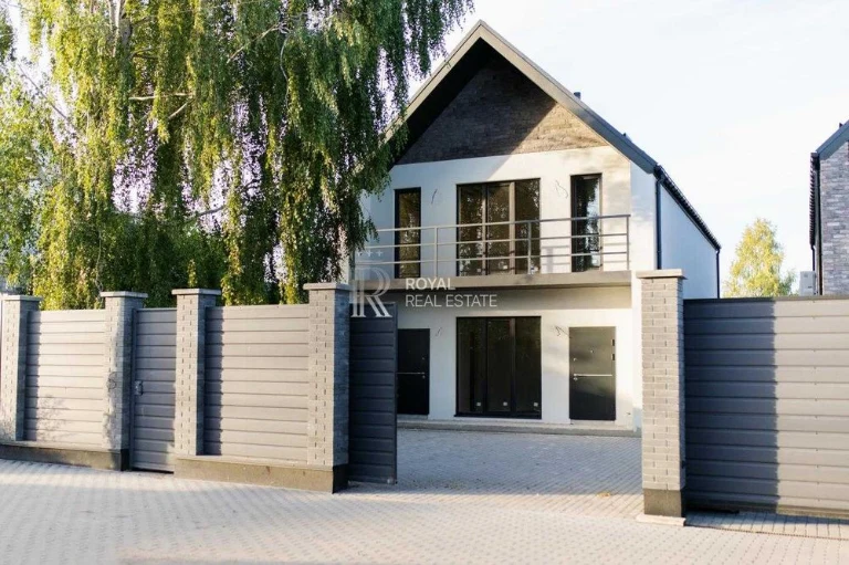 Продаж Будинок Київ 4 кімнати 165 м² 4,5 сотки 2 км до метро