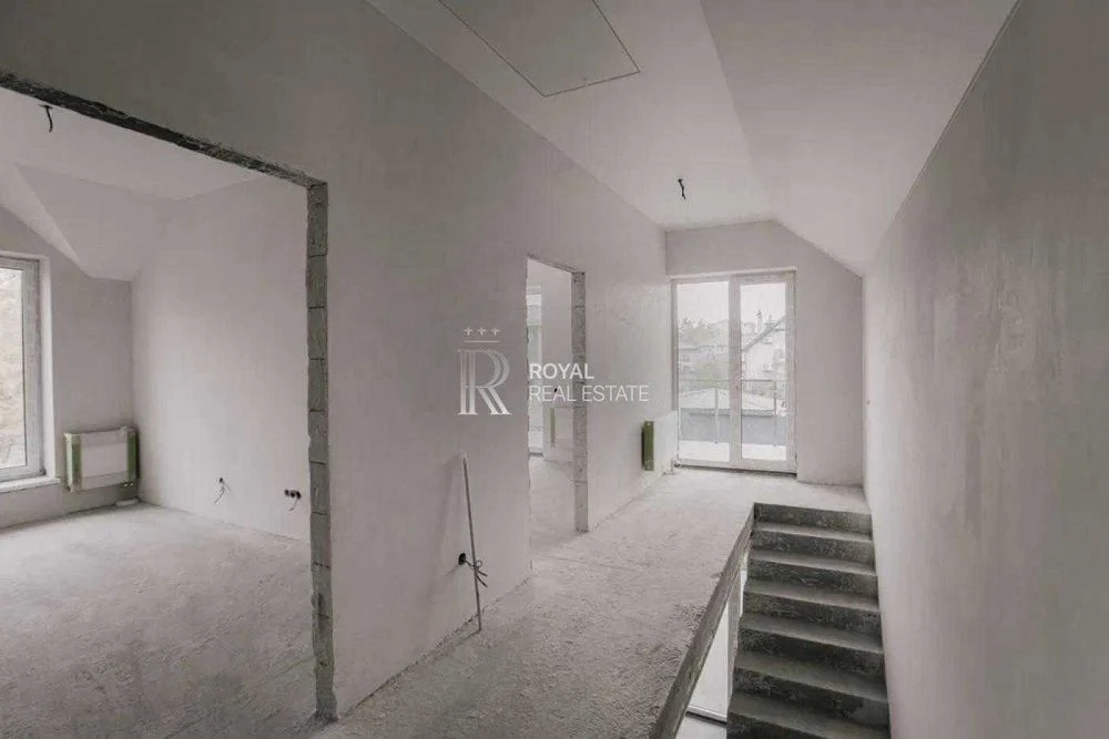 Продаж Будинок Київ 4 кімнати 165 м² 4,5 сотки 2 км до метро