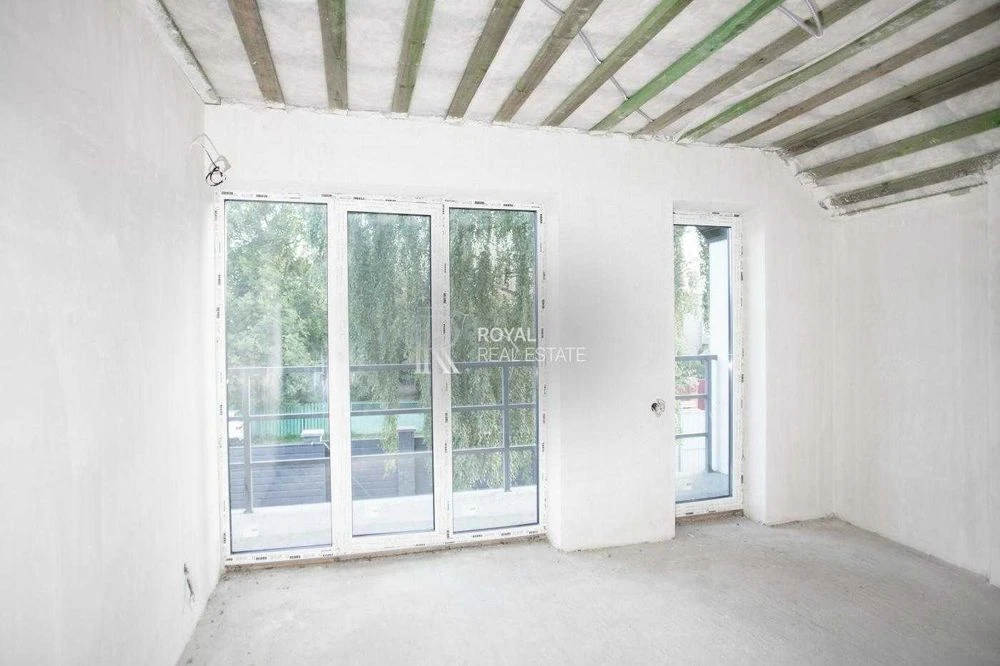 Продаж Будинок Київ 4 кімнати 165 м² 4,5 сотки 2 км до метро