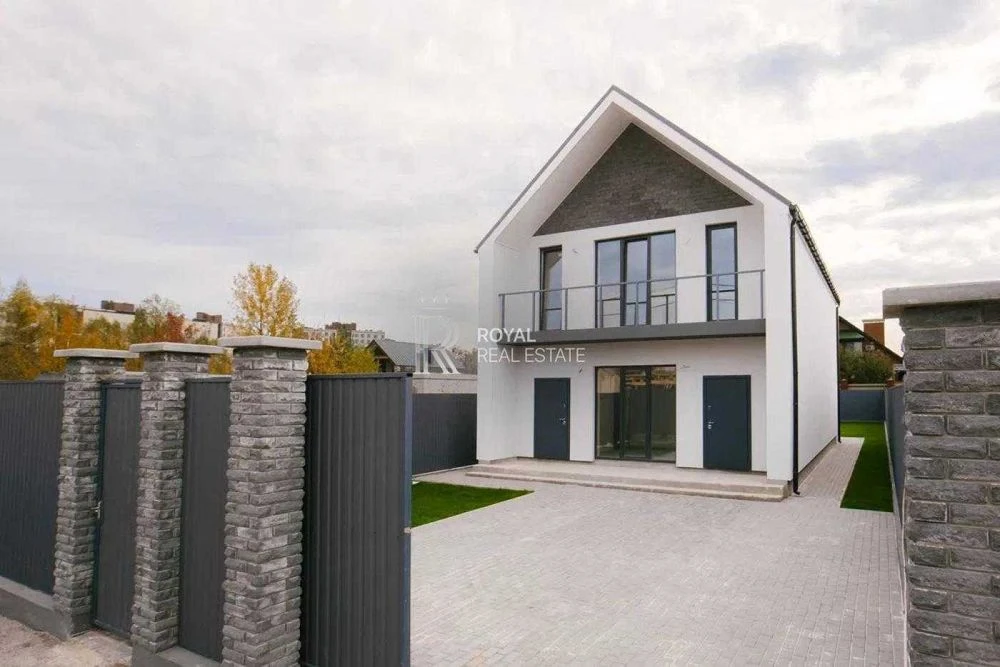 Продаж Будинок Київ 4 кімнати 165 м² 4,5 сотки 2 км до метро