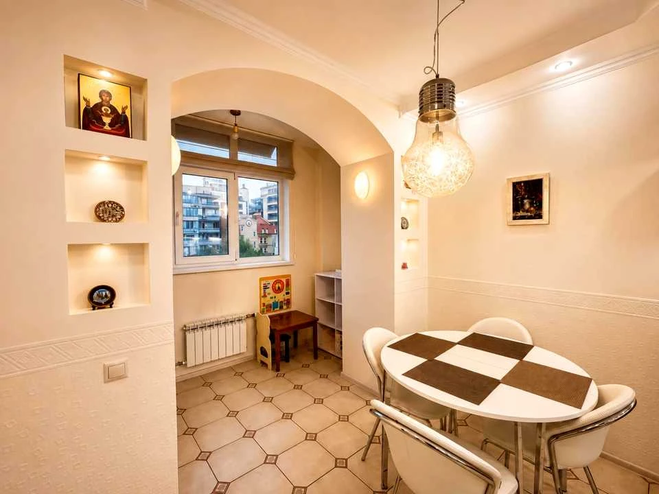 Apartment. Kyiv, Dmytrivska Street.