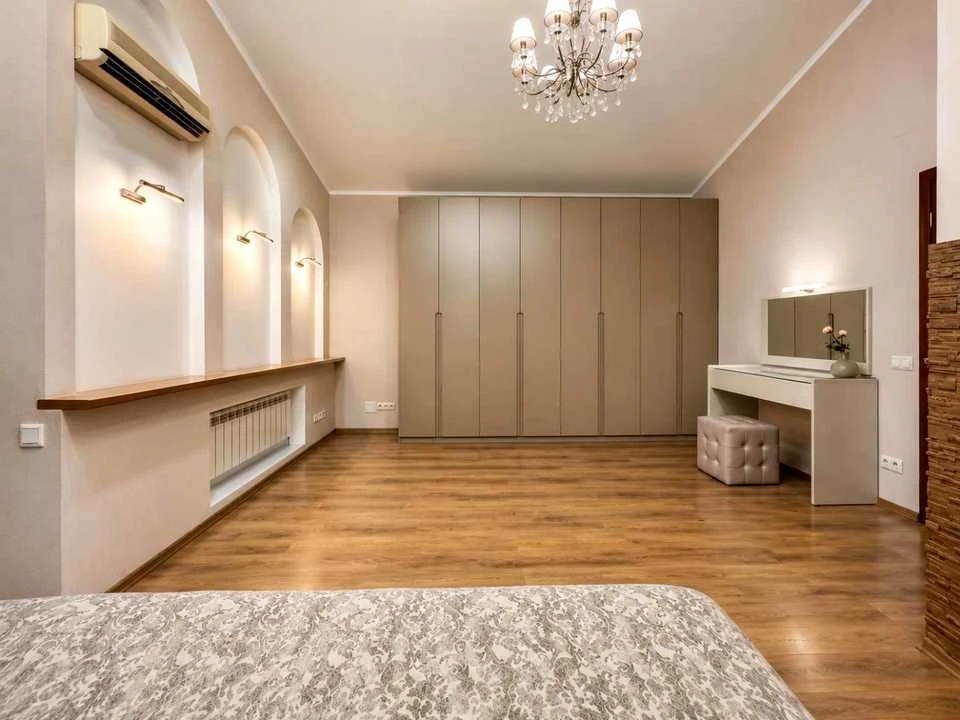 Apartment. Kyiv, Dmytrivska Street.