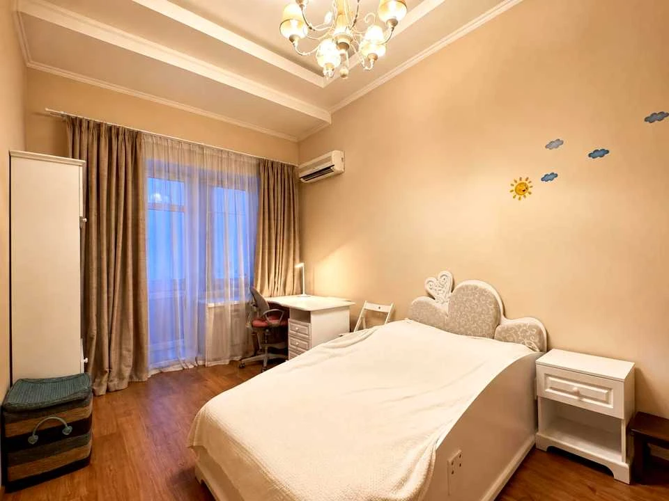 Apartment. Kyiv, Dmytrivska Street.