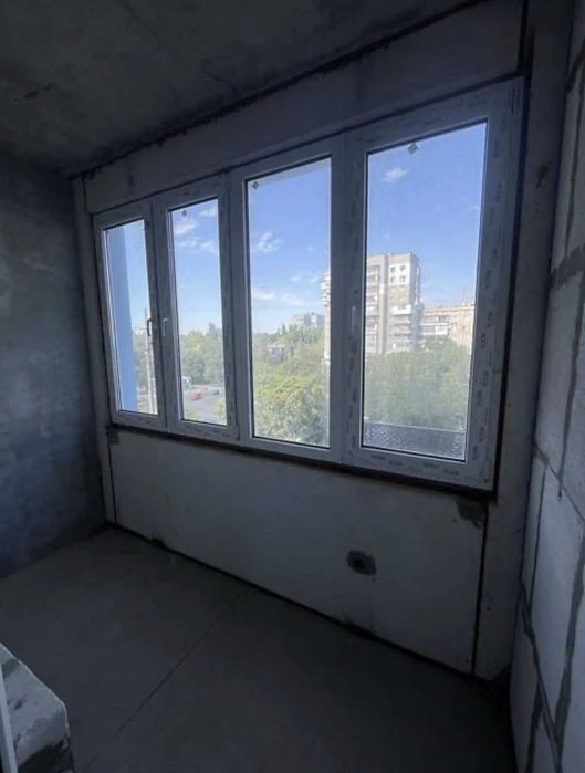 1-кімнатна квартира в новому зданому ЖК "Скай Сіті" на вул В