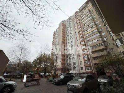 2-кімн. квартира о 5 хв. їзди до центру міста на вул.Дюковсь