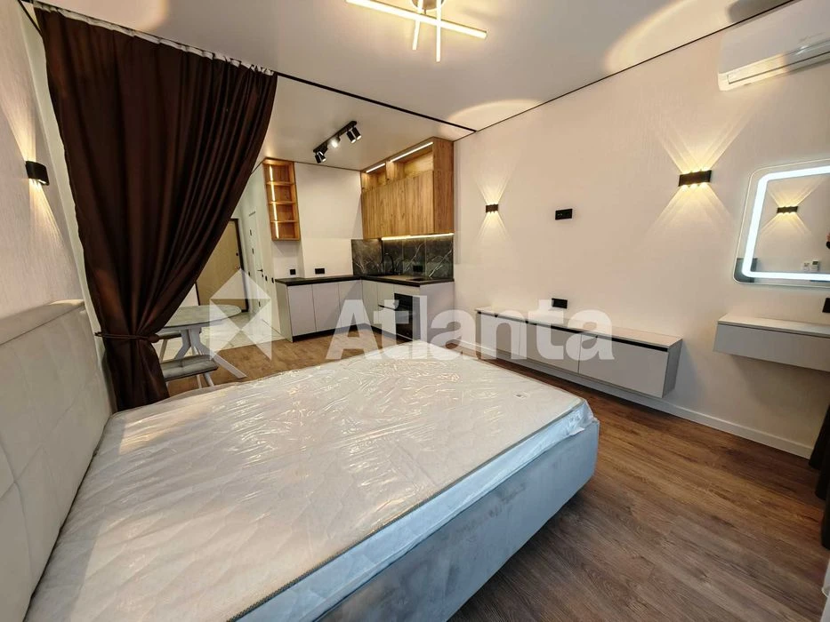 Смарт-студія 26 м² у ЖК Акварель-8: ремонт, меблі, 6 поверх