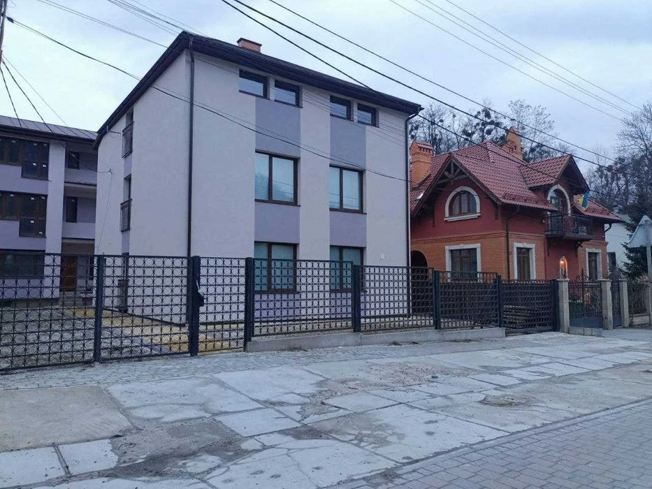 Продаж будинків на вул. Голубця