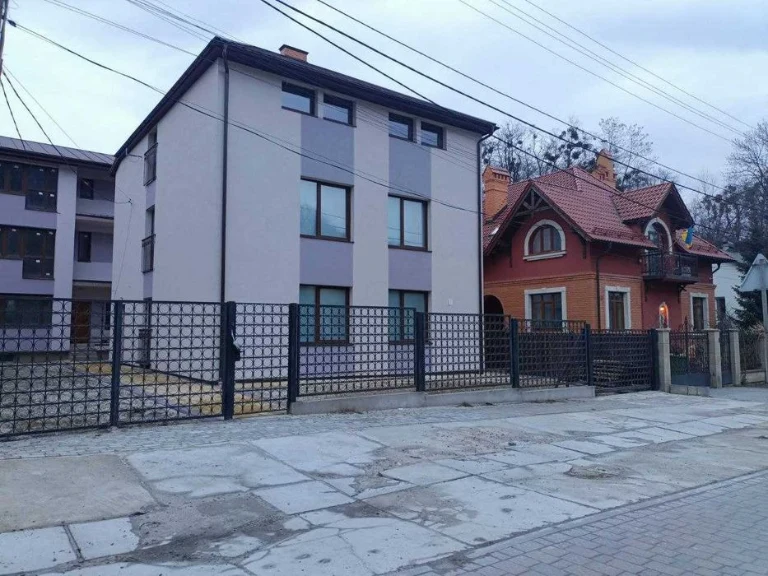 Продаж будинків на вул. Голубця