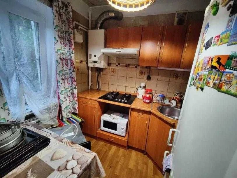 Продается 2 комн. кв. м.Дворец Спорта