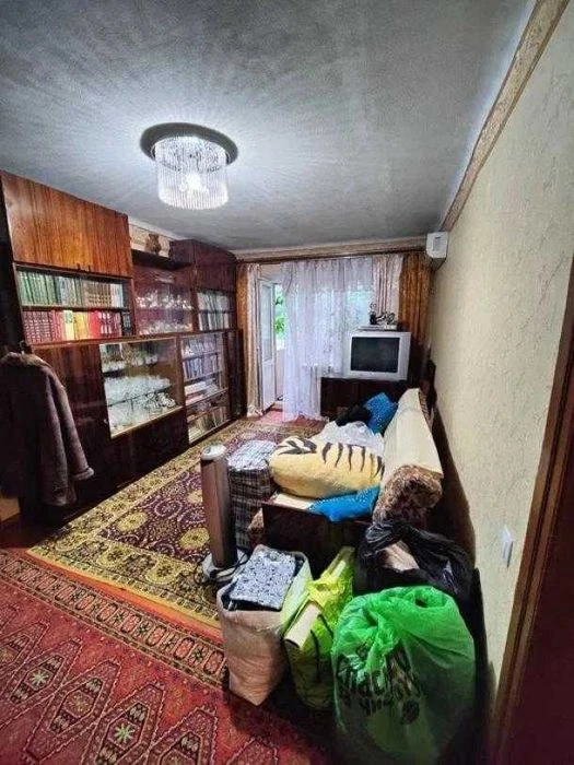 Продается 2 комн. кв. м.Дворец Спорта