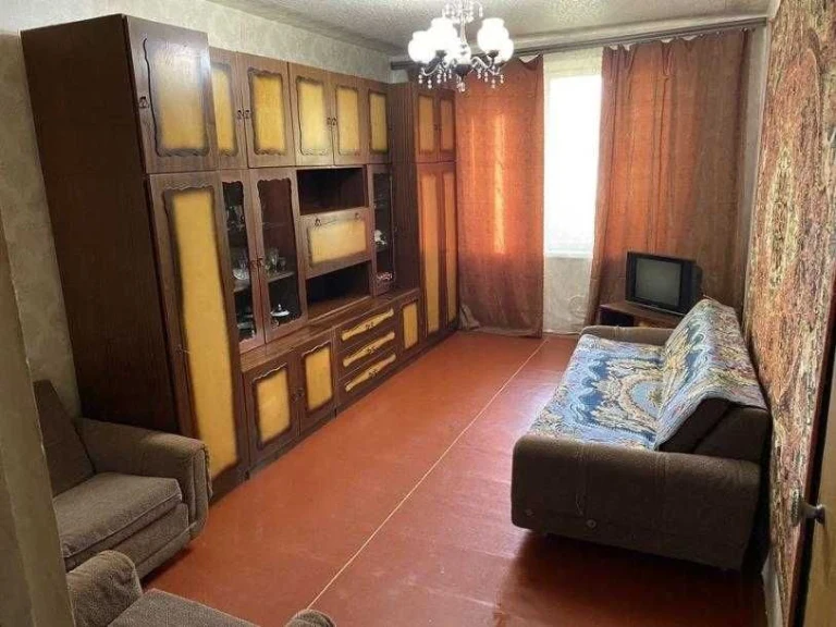 Продам 3-х ком. квартиру на Холодной горе.