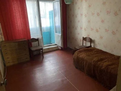 Продам 3-х ком. квартиру на Холодной горе.