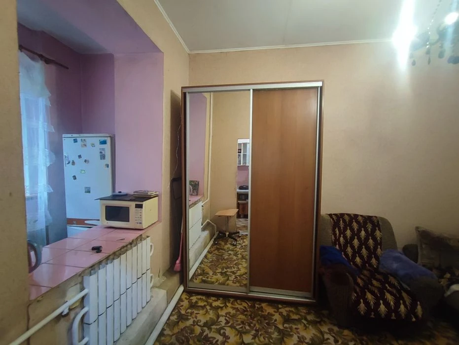 Продам гостинку со своим санузлом и мини кухней в Индустриал