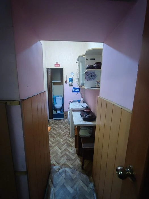 Продам гостинку со своим санузлом и мини кухней в Индустриал