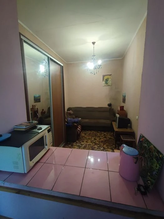 Продам гостинку со своим санузлом и мини кухней в Индустриал