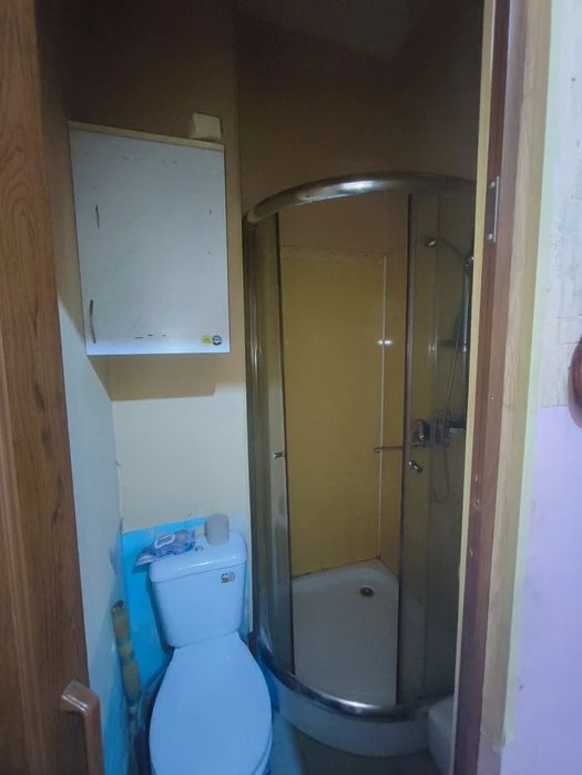 Продам гостинку со своим санузлом и мини кухней в Индустриал