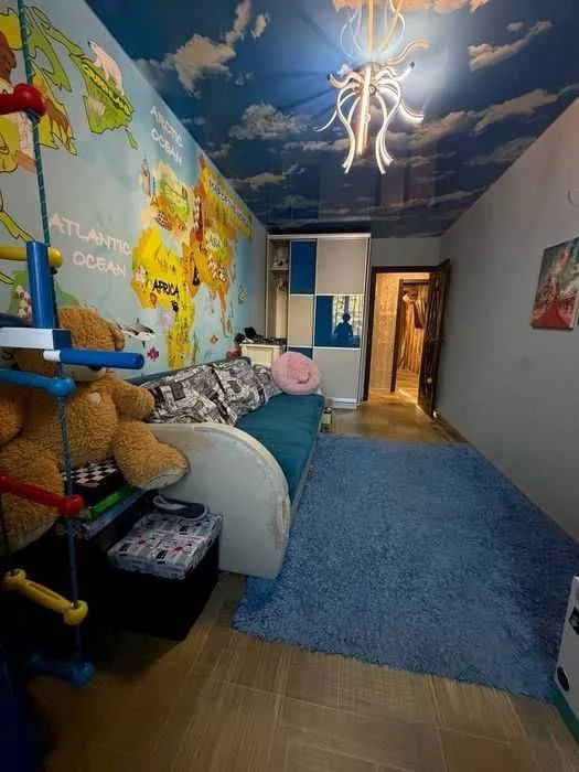 Продам 2 ком. кв. с ремонтом и мебелью перекресток Тракторос