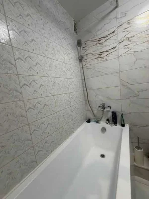 Продам 2 ком. кв. с ремонтом и мебелью перекресток Тракторос