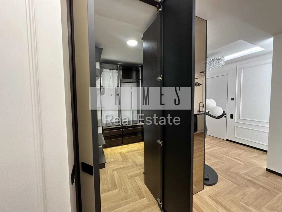 Продажа 3к квартиры 100 м², ЖК Бульвар Фонтанов, ул. Иоанна